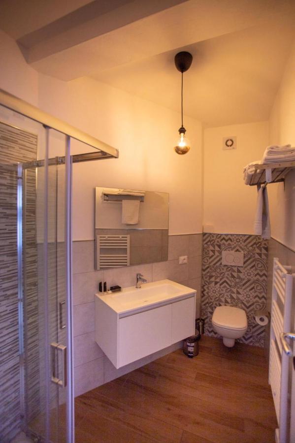 Bed And Breakfast Castello7 San Felice del Benaco Exterior foto